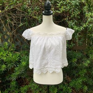 Jun & Ivy Size S Off The Shoulder Crochet Crop Top